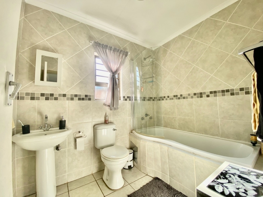 2 Bedroom Property for Sale in Potchefstroom North West